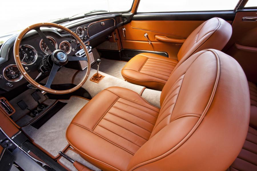 Интерьер Aston Martin DB4 (DB4/794/L) 1962 года  (фото 27 из 29)